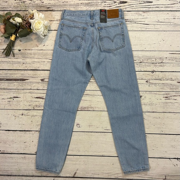 Levi's Luxor Found Out Wedgie distressed ripped jeans NWT - Picture 7 of 7